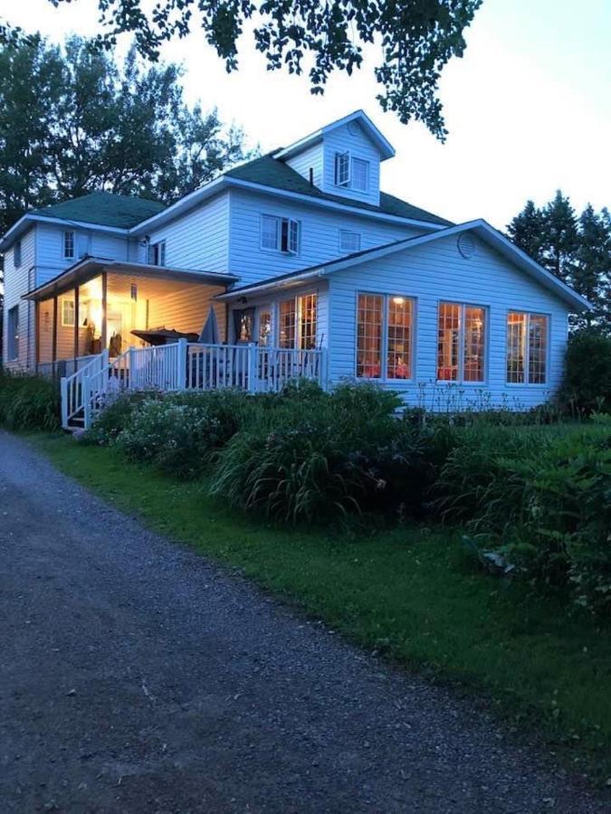 Gite Macdale B&B Paspebiac Bagian luar foto