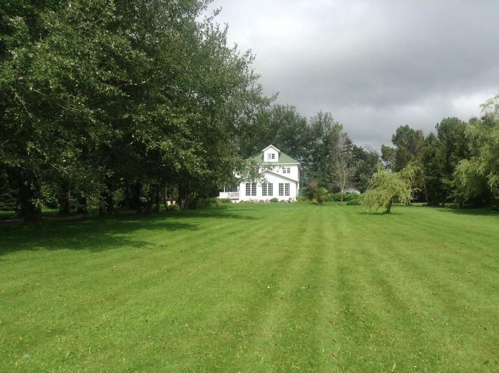 Gite Macdale B&B Paspebiac Bagian luar foto